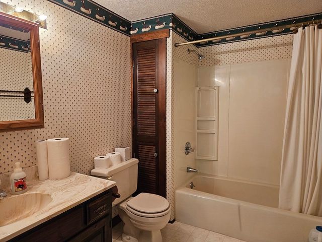 3767 N US-23, Au Sable Twp, MI 48750