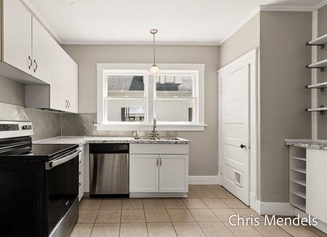1013 Pennoyer Avenue, Grand Haven City, MI 49417