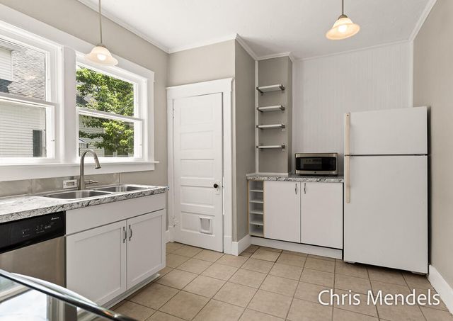 1013 Pennoyer Avenue, Grand Haven City, MI 49417
