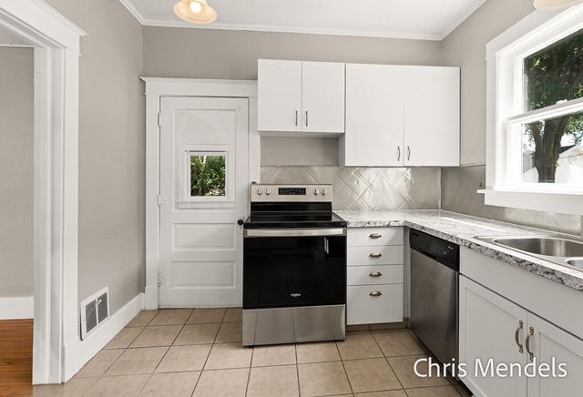 1013 Pennoyer Avenue, Grand Haven City, MI 49417