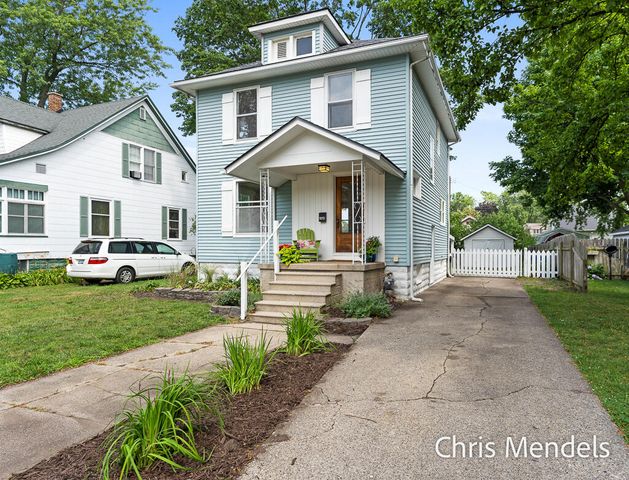 1013 Pennoyer Avenue, Grand Haven City, MI 49417
