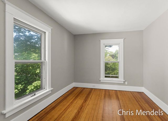 1013 Pennoyer Avenue, Grand Haven City, MI 49417