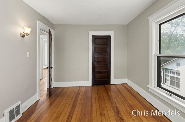 1013 Pennoyer Avenue, Grand Haven City, MI 49417