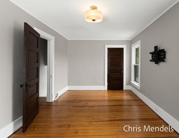 1013 Pennoyer Avenue, Grand Haven City, MI 49417