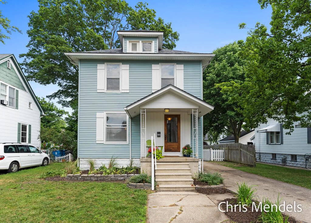 1013 Pennoyer Avenue, Grand Haven City, MI 49417