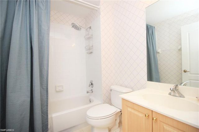 2925 Cypress Trace CIR 201, Naples, FL 34119