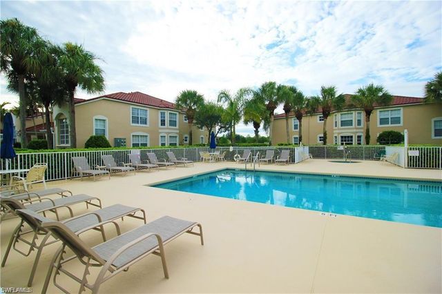 2925 Cypress Trace CIR 201, Naples, FL 34119