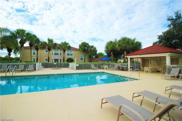 2925 Cypress Trace CIR 201, Naples, FL 34119
