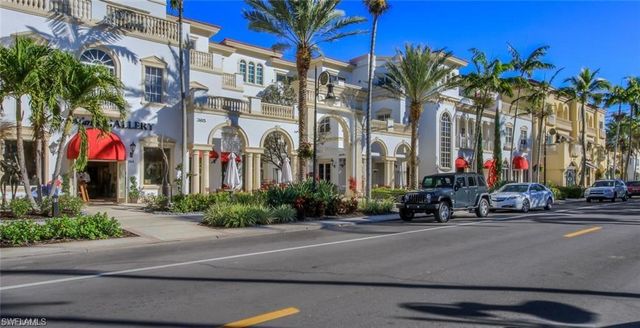 2925 Cypress Trace CIR 201, Naples, FL 34119