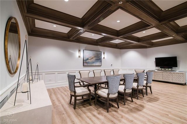 2925 Cypress Trace CIR 201, Naples, FL 34119