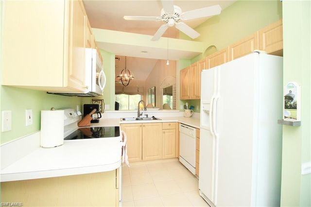 2925 Cypress Trace CIR 201, Naples, FL 34119