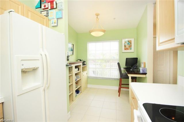 2925 Cypress Trace CIR 201, Naples, FL 34119
