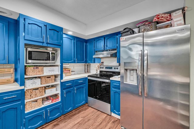 915 Jefferson Avenue, West Plains, MO 65775