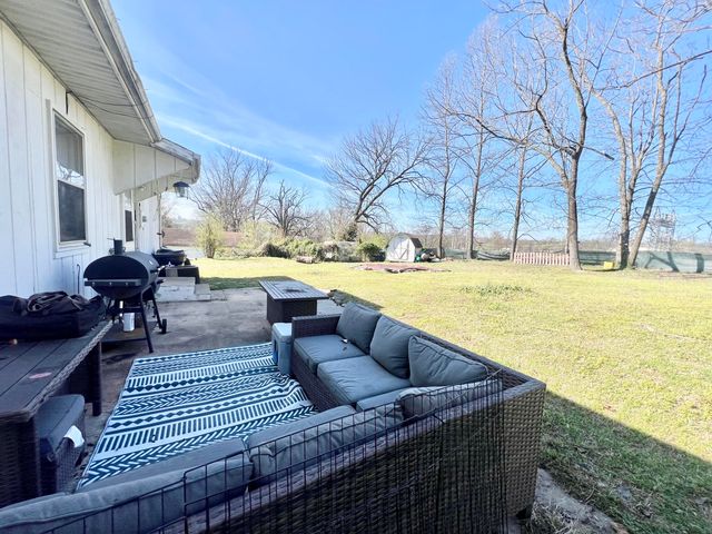 915 Jefferson Avenue, West Plains, MO 65775