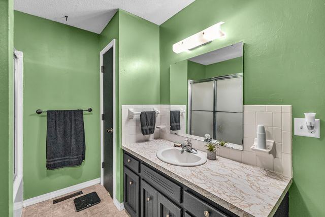 915 Jefferson Avenue, West Plains, MO 65775