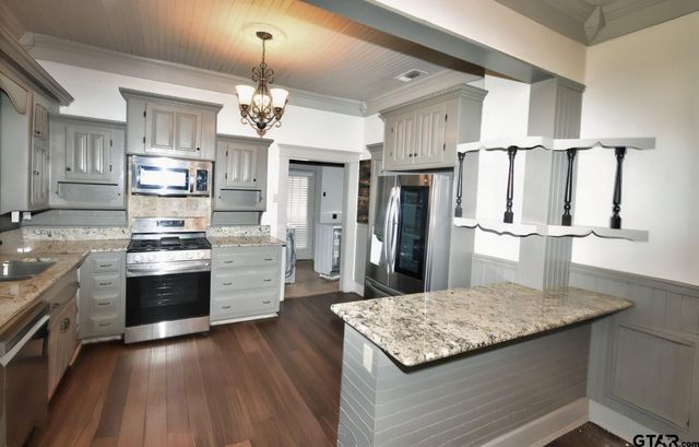 269 E Holley St, Alba, TX 75410
