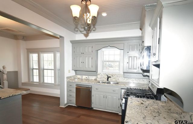269 E Holley St, Alba, TX 75410