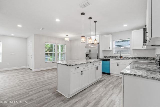 2221 JAYSON Avenue, Jacksonville, FL 32208