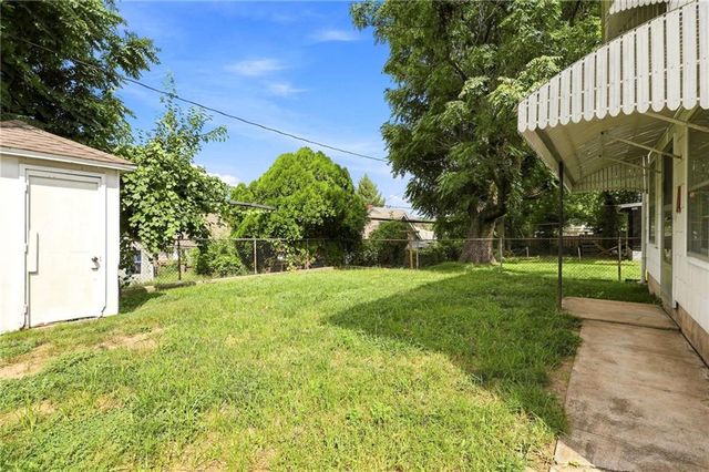 1222 Hardesty Avenue, Kansas City, MO 64127