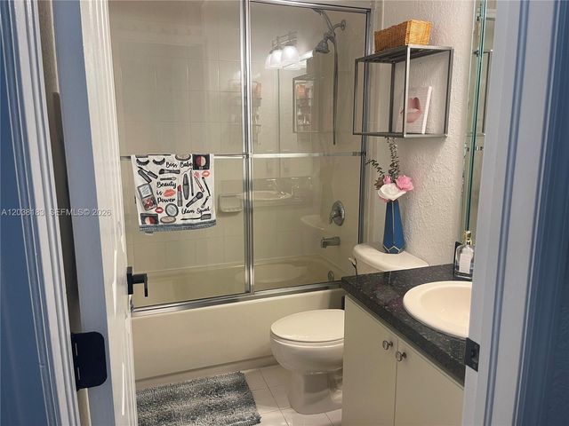 16364 SW 44th Way, Miami, FL 33185