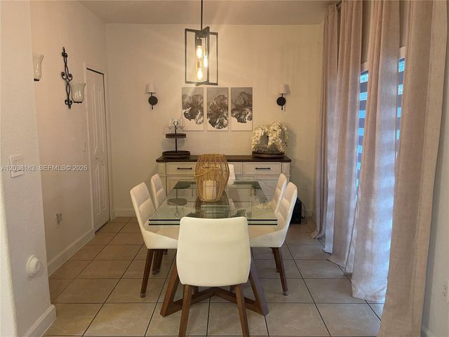 16364 SW 44th Way, Miami, FL 33185