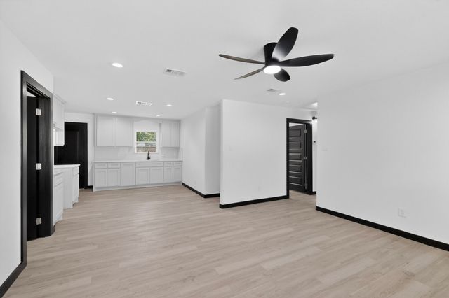 1624 Houghton Road, Dallas, TX 75217
