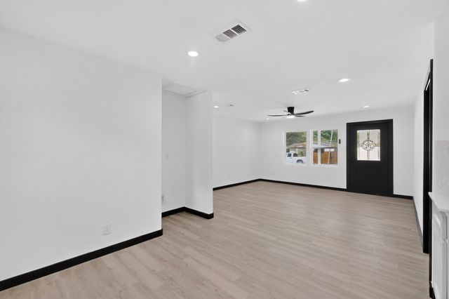 1624 Houghton Road, Dallas, TX 75217