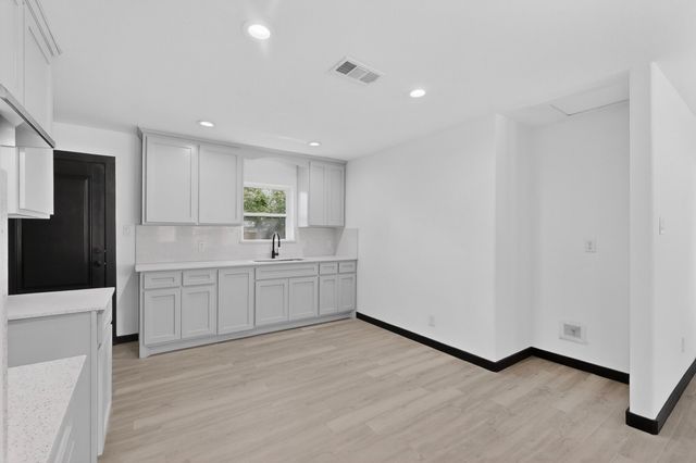 1624 Houghton Road, Dallas, TX 75217