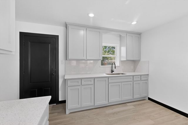 1624 Houghton Road, Dallas, TX 75217