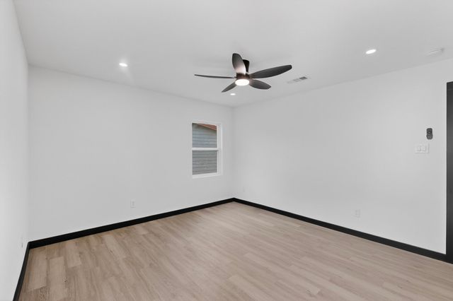 1624 Houghton Road, Dallas, TX 75217