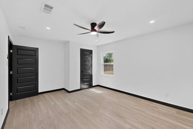 1624 Houghton Road, Dallas, TX 75217