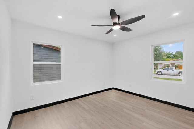 1624 Houghton Road, Dallas, TX 75217