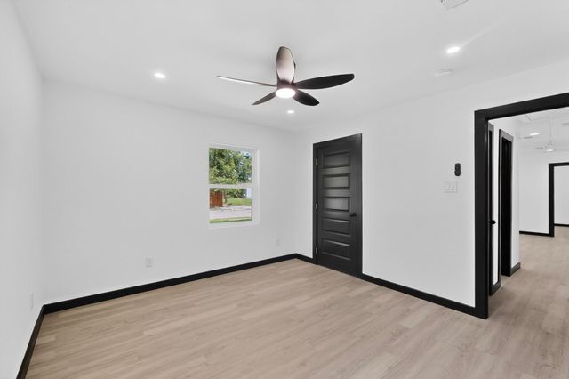 1624 Houghton Road, Dallas, TX 75217