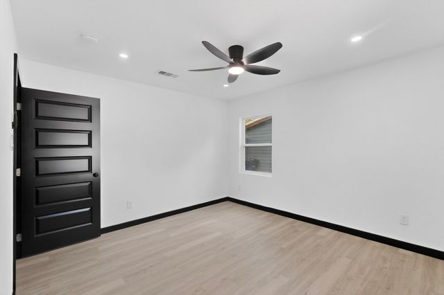 1624 Houghton Road, Dallas, TX 75217
