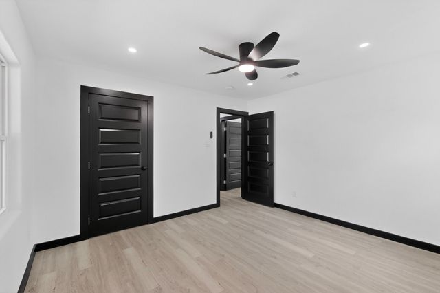1624 Houghton Road, Dallas, TX 75217