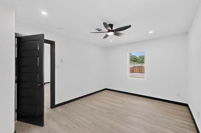 1624 Houghton Road, Dallas, TX 75217