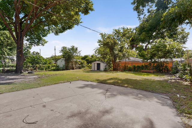1624 Houghton Road, Dallas, TX 75217