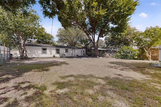 1624 Houghton Road, Dallas, TX 75217