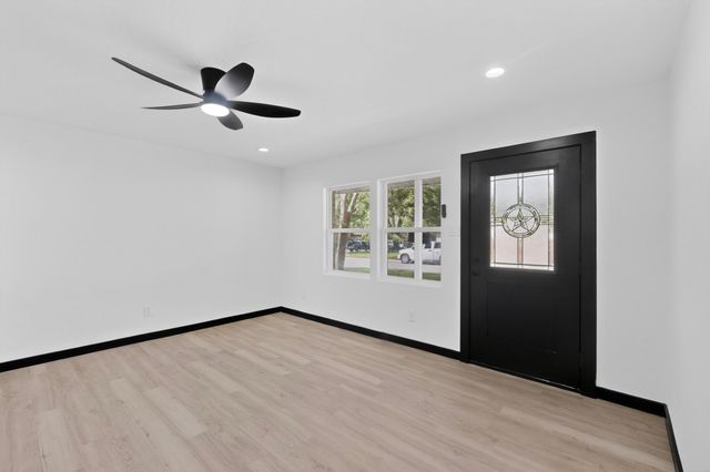 1624 Houghton Road, Dallas, TX 75217