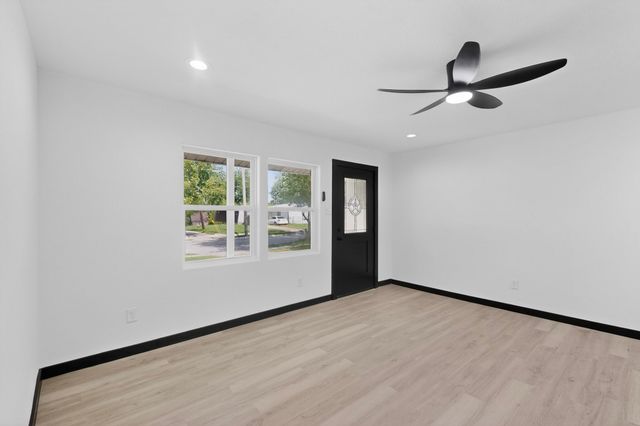 1624 Houghton Road, Dallas, TX 75217