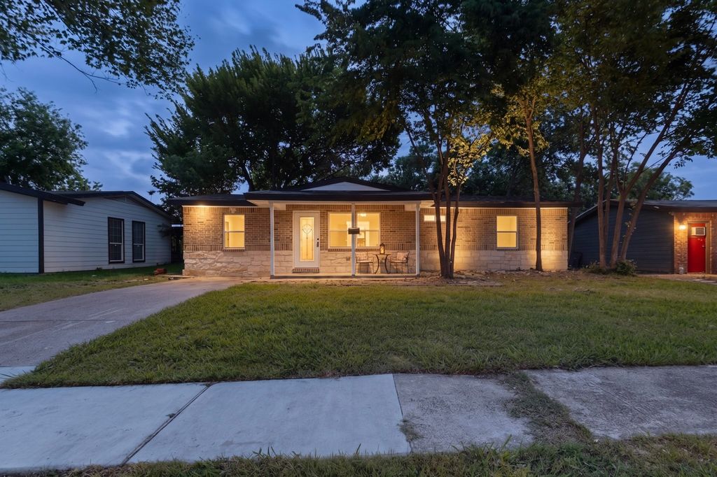 1624 Houghton Road, Dallas, TX 75217