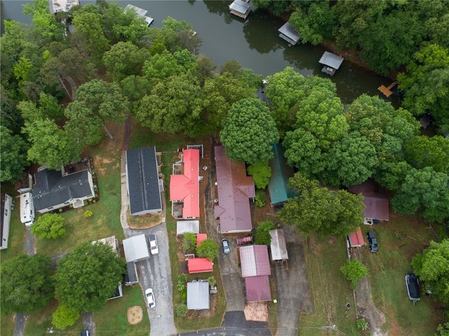 435-A Lakewood Drive, Townville, SC 29689