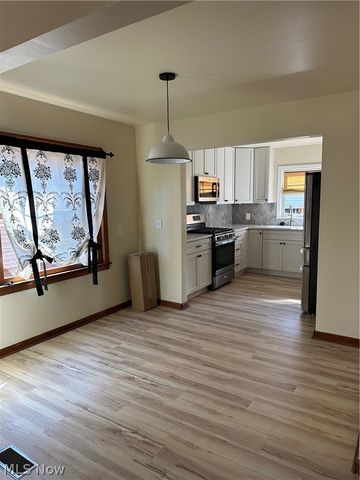 324 Cornwall Road, Rocky River, OH 44116