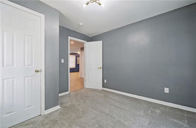 8 McDonald RD, Hampton, VA 23669
