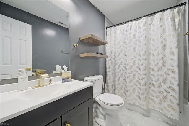8 McDonald RD, Hampton, VA 23669