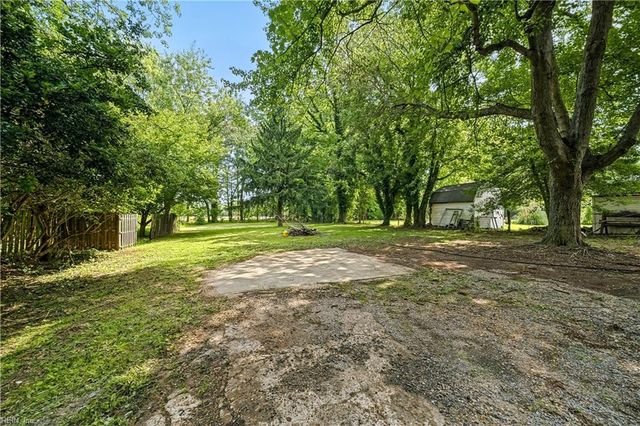 8 McDonald RD, Hampton, VA 23669