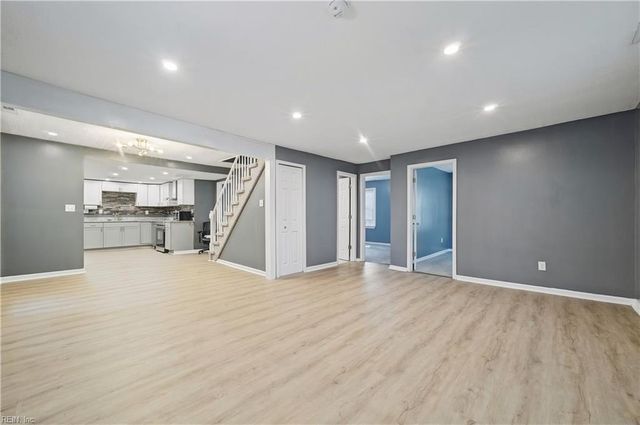 8 McDonald RD, Hampton, VA 23669