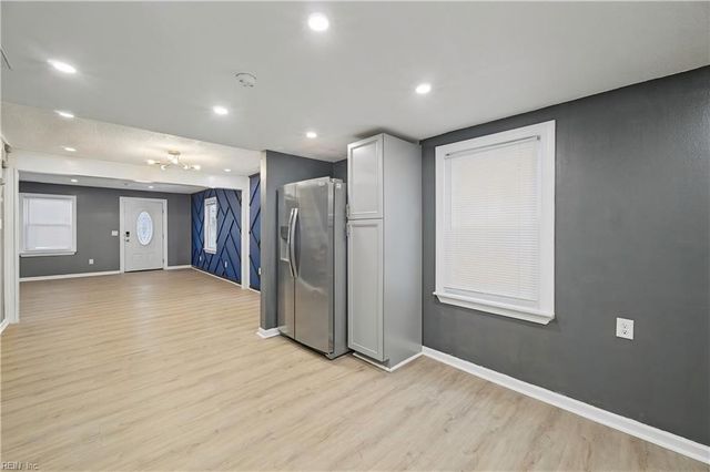 8 McDonald RD, Hampton, VA 23669