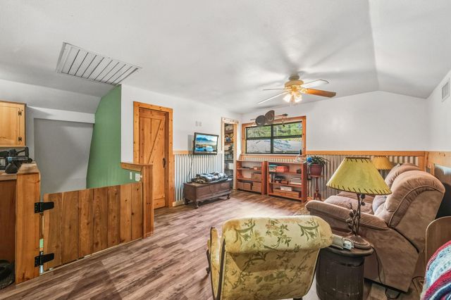 521 Camilla Lake Rd, Coldspring, TX 77331