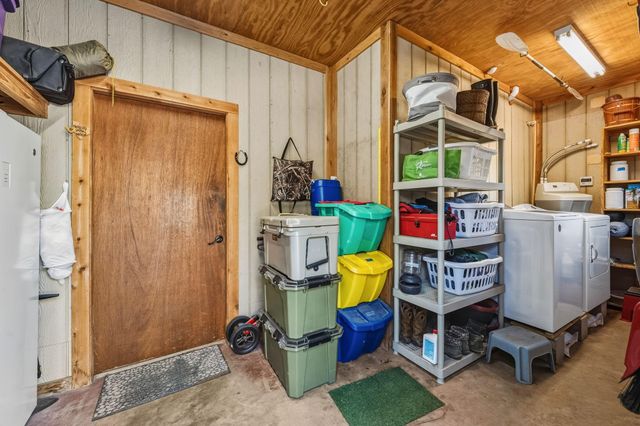 521 Camilla Lake Rd, Coldspring, TX 77331